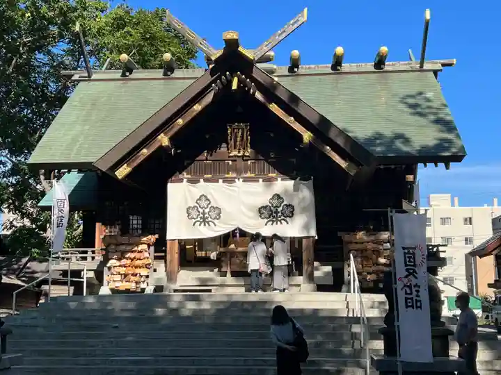 札幌諏訪神社の本殿・本堂