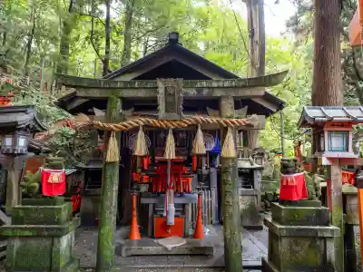御劔社（長者社神蹟）の{uncategorized: "未分類", other: "その他", undefined: "問題あり", building: "その他建物", grave: "お墓", sacred_gate: "鳥居", guardian: "狛犬", statue: "像", buddha: "仏像", history: "歴史", nature: "自然", garden: "庭園", animal: "動物", pagoda: "塔", temizu: "手水舎", mountain_gate: "山門・神門", sanctuary: "本殿・本堂", subordinate: "末社・摂社", art: "芸術", scenery: "景色", jizo: "地蔵", ema: "絵馬", goshuin: "御朱印", omikuji: "おみくじ", items: "授与品その他", amulet: "お守り", goshuincho: "御朱印帳", eats: "食事", festival: "お祭り", votive_dance: "神楽", shichigosan: "七五三参", wedding: "結婚式", experience: "体験その他", initially: "初詣", around: "周辺", anti_infection: "感染症対策"}