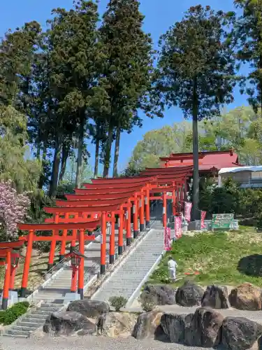 高屋敷稲荷神社の{uncategorized: "未分類", other: "その他", undefined: "問題あり", building: "その他建物", grave: "お墓", sacred_gate: "鳥居", guardian: "狛犬", statue: "像", buddha: "仏像", history: "歴史", nature: "自然", garden: "庭園", animal: "動物", pagoda: "塔", temizu: "手水舎", mountain_gate: "山門・神門", sanctuary: "本殿・本堂", subordinate: "末社・摂社", art: "芸術", scenery: "景色", jizo: "地蔵", ema: "絵馬", goshuin: "御朱印", omikuji: "おみくじ", items: "授与品その他", amulet: "お守り", goshuincho: "御朱印帳", eats: "食事", festival: "お祭り", votive_dance: "神楽", shichigosan: "七五三参", wedding: "結婚式", experience: "体験その他", initially: "初詣", around: "周辺", anti_infection: "感染症対策"}