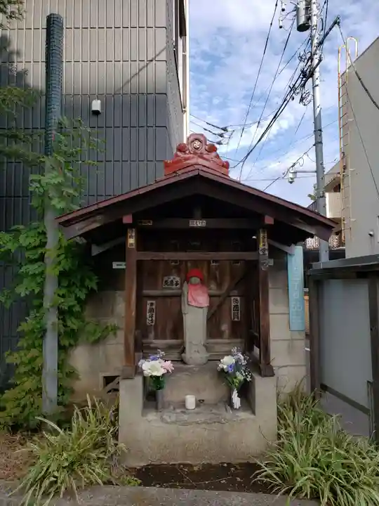 地蔵堂(交通安全地蔵尊)の地蔵