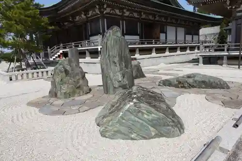 忉利天上寺の庭園