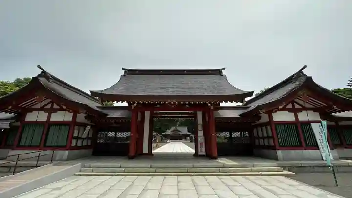 北海道護國神社の山門・神門