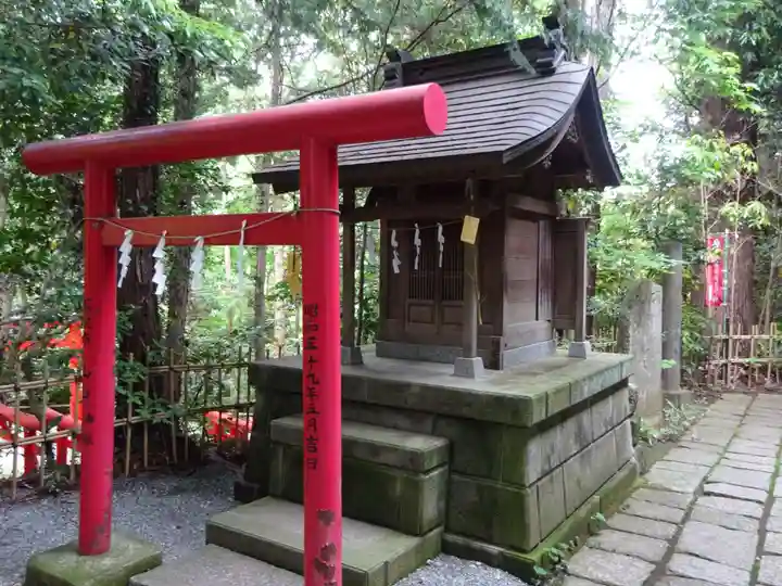 白笹稲荷神社の末社・摂社