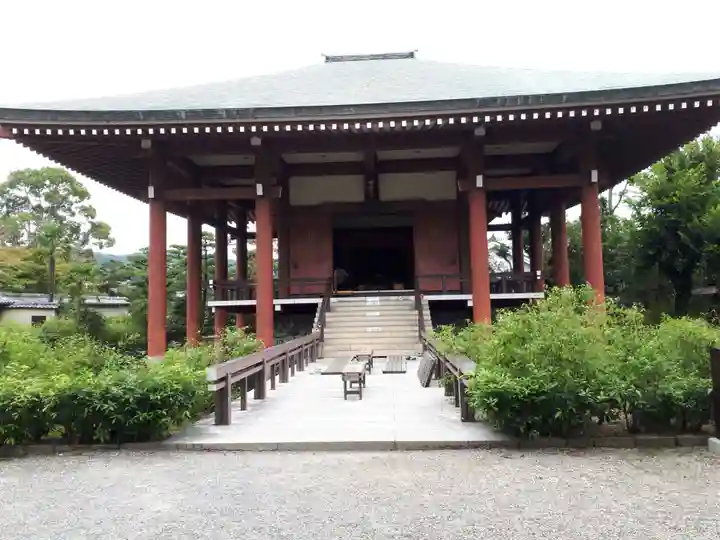 中宮寺の本殿・本堂