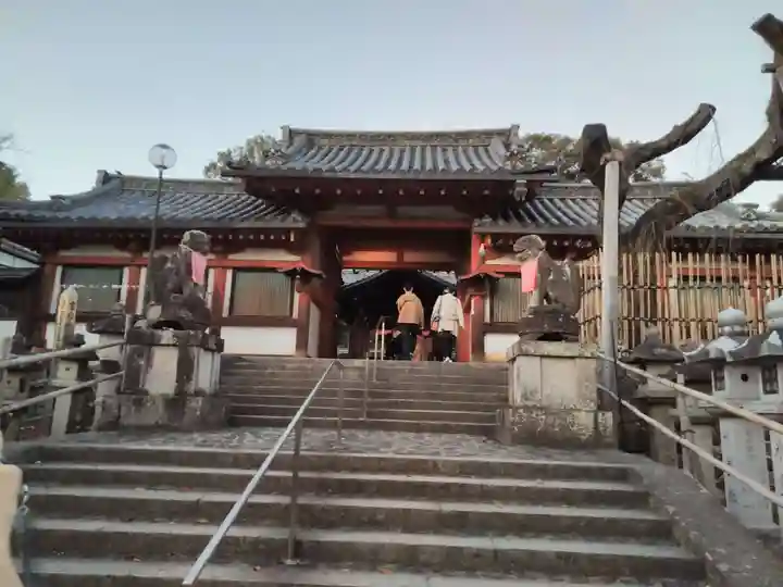 氷室神社の山門・神門