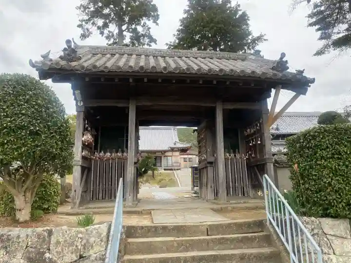 覚住寺の{uncategorized: "未分類", other: "その他", undefined: "問題あり", building: "その他建物", grave: "お墓", sacred_gate: "鳥居", guardian: "狛犬", statue: "像", buddha: "仏像", history: "歴史", nature: "自然", garden: "庭園", animal: "動物", pagoda: "塔", temizu: "手水舎", mountain_gate: "山門・神門", sanctuary: "本殿・本堂", subordinate: "末社・摂社", art: "芸術", scenery: "景色", jizo: "地蔵", ema: "絵馬", goshuin: "御朱印", omikuji: "おみくじ", items: "授与品その他", amulet: "お守り", goshuincho: "御朱印帳", eats: "食事", festival: "お祭り", votive_dance: "神楽", shichigosan: "七五三参", wedding: "結婚式", experience: "体験その他", initially: "初詣", around: "周辺", anti_infection: "感染症対策"}