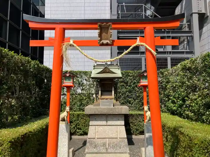 飛姫稲荷神社の{uncategorized: "未分類", other: "その他", undefined: "問題あり", building: "その他建物", grave: "お墓", sacred_gate: "鳥居", guardian: "狛犬", statue: "像", buddha: "仏像", history: "歴史", nature: "自然", garden: "庭園", animal: "動物", pagoda: "塔", temizu: "手水舎", mountain_gate: "山門・神門", sanctuary: "本殿・本堂", subordinate: "末社・摂社", art: "芸術", scenery: "景色", jizo: "地蔵", ema: "絵馬", goshuin: "御朱印", omikuji: "おみくじ", items: "授与品その他", amulet: "お守り", goshuincho: "御朱印帳", eats: "食事", festival: "お祭り", votive_dance: "神楽", shichigosan: "七五三参", wedding: "結婚式", experience: "体験その他", initially: "初詣", around: "周辺", anti_infection: "感染症対策"}