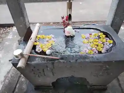 平出雷電神社の手水舎