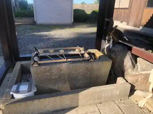 宇波西神社の手水舎
