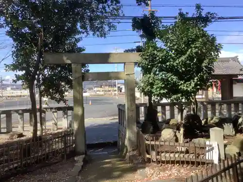 本土神社の鳥居