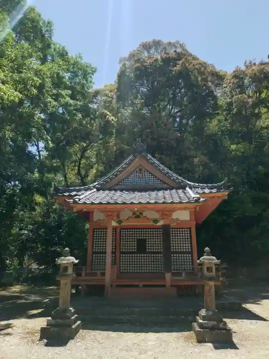 霊山寺の{uncategorized: "未分類", other: "その他", undefined: "問題あり", building: "その他建物", grave: "お墓", sacred_gate: "鳥居", guardian: "狛犬", statue: "像", buddha: "仏像", history: "歴史", nature: "自然", garden: "庭園", animal: "動物", pagoda: "塔", temizu: "手水舎", mountain_gate: "山門・神門", sanctuary: "本殿・本堂", subordinate: "末社・摂社", art: "芸術", scenery: "景色", jizo: "地蔵", ema: "絵馬", goshuin: "御朱印", omikuji: "おみくじ", items: "授与品その他", amulet: "お守り", goshuincho: "御朱印帳", eats: "食事", festival: "お祭り", votive_dance: "神楽", shichigosan: "七五三参", wedding: "結婚式", experience: "体験その他", initially: "初詣", around: "周辺", anti_infection: "感染症対策"}