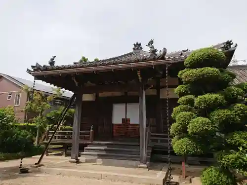 甘露寺の本殿・本堂
