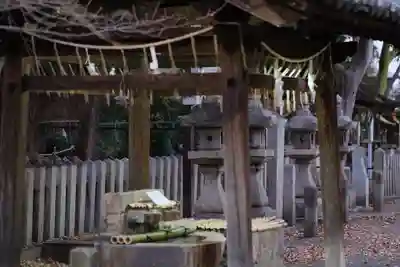 泉穴師神社の手水舎