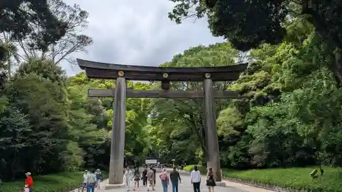 明治神宮の{uncategorized: "未分類", other: "その他", undefined: "問題あり", building: "その他建物", grave: "お墓", sacred_gate: "鳥居", guardian: "狛犬", statue: "像", buddha: "仏像", history: "歴史", nature: "自然", garden: "庭園", animal: "動物", pagoda: "塔", temizu: "手水舎", mountain_gate: "山門・神門", sanctuary: "本殿・本堂", subordinate: "末社・摂社", art: "芸術", scenery: "景色", jizo: "地蔵", ema: "絵馬", goshuin: "御朱印", omikuji: "おみくじ", items: "授与品その他", amulet: "お守り", goshuincho: "御朱印帳", eats: "食事", festival: "お祭り", votive_dance: "神楽", shichigosan: "七五三参", wedding: "結婚式", experience: "体験その他", initially: "初詣", around: "周辺", anti_infection: "感染症対策"}