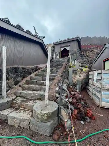 烏帽子岩神社(山梨県)
