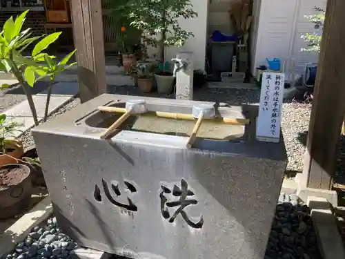 諏訪神社の手水