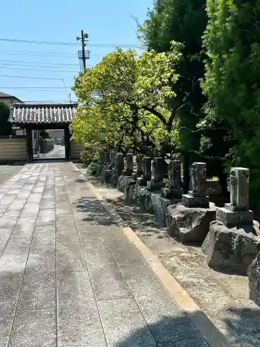 勝福寺の{uncategorized: "未分類", other: "その他", undefined: "問題あり", building: "その他建物", grave: "お墓", sacred_gate: "鳥居", guardian: "狛犬", statue: "像", buddha: "仏像", history: "歴史", nature: "自然", garden: "庭園", animal: "動物", pagoda: "塔", temizu: "手水舎", mountain_gate: "山門・神門", sanctuary: "本殿・本堂", subordinate: "末社・摂社", art: "芸術", scenery: "景色", jizo: "地蔵", ema: "絵馬", goshuin: "御朱印", omikuji: "おみくじ", items: "授与品その他", amulet: "お守り", goshuincho: "御朱印帳", eats: "食事", festival: "お祭り", votive_dance: "神楽", shichigosan: "七五三参", wedding: "結婚式", experience: "体験その他", initially: "初詣", around: "周辺", anti_infection: "感染症対策"}