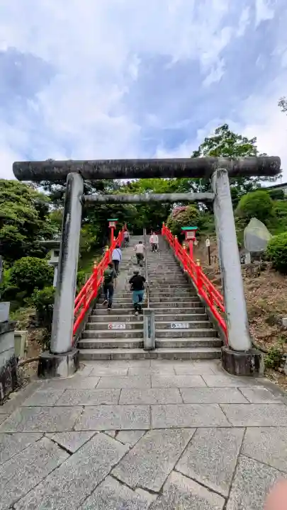 足利織姫神社の{uncategorized: "未分類", other: "その他", undefined: "問題あり", building: "その他建物", grave: "お墓", sacred_gate: "鳥居", guardian: "狛犬", statue: "像", buddha: "仏像", history: "歴史", nature: "自然", garden: "庭園", animal: "動物", pagoda: "塔", temizu: "手水舎", mountain_gate: "山門・神門", sanctuary: "本殿・本堂", subordinate: "末社・摂社", art: "芸術", scenery: "景色", jizo: "地蔵", ema: "絵馬", goshuin: "御朱印", omikuji: "おみくじ", items: "授与品その他", amulet: "お守り", goshuincho: "御朱印帳", eats: "食事", festival: "お祭り", votive_dance: "神楽", shichigosan: "七五三参", wedding: "結婚式", experience: "体験その他", initially: "初詣", around: "周辺", anti_infection: "感染症対策"}