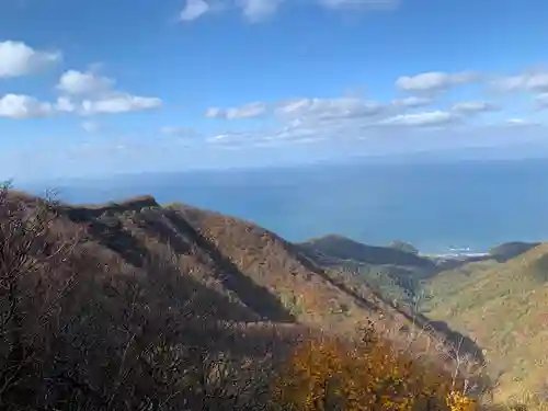 彌彦神社奥宮（御神廟）の景色