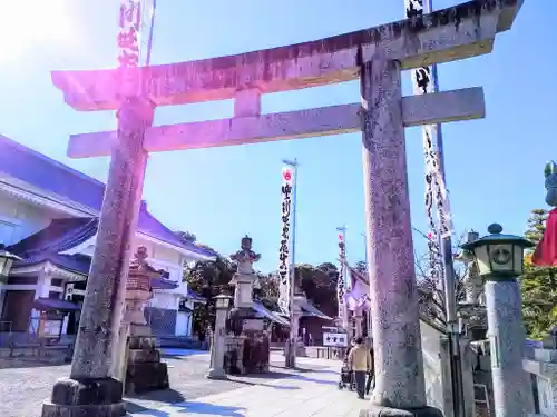 豊川閣　妙厳寺の鳥居