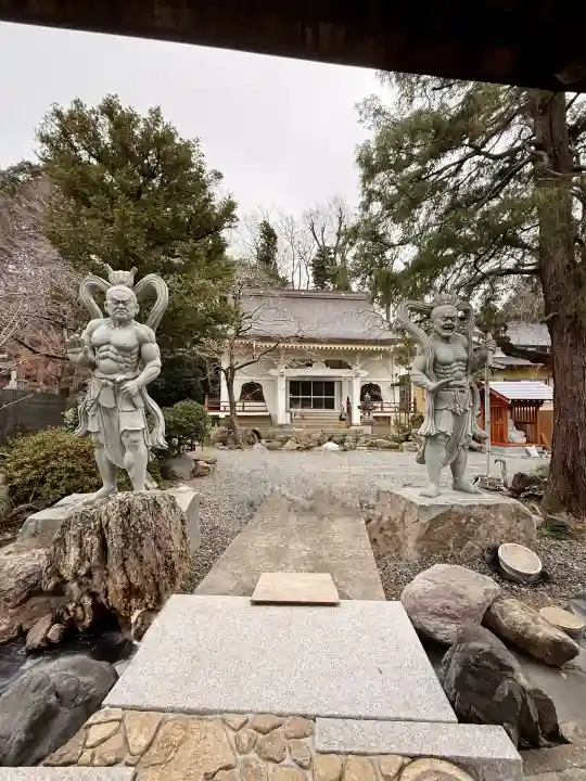 心岩寺の{uncategorized: "未分類", other: "その他", undefined: "問題あり", building: "その他建物", grave: "お墓", sacred_gate: "鳥居", guardian: "狛犬", statue: "像", buddha: "仏像", history: "歴史", nature: "自然", garden: "庭園", animal: "動物", pagoda: "塔", temizu: "手水舎", mountain_gate: "山門・神門", sanctuary: "本殿・本堂", subordinate: "末社・摂社", art: "芸術", scenery: "景色", jizo: "地蔵", ema: "絵馬", goshuin: "御朱印", omikuji: "おみくじ", items: "授与品その他", amulet: "お守り", goshuincho: "御朱印帳", eats: "食事", festival: "お祭り", votive_dance: "神楽", shichigosan: "七五三参", wedding: "結婚式", experience: "体験その他", initially: "初詣", around: "周辺", anti_infection: "感染症対策"}
