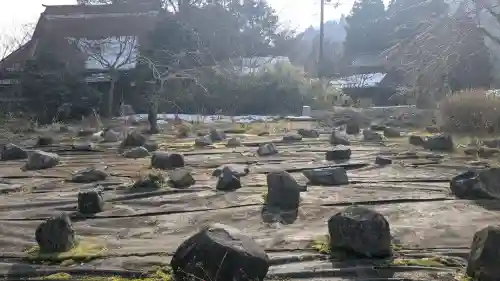 円満寺の{uncategorized: "未分類", other: "その他", undefined: "問題あり", building: "その他建物", grave: "お墓", sacred_gate: "鳥居", guardian: "狛犬", statue: "像", buddha: "仏像", history: "歴史", nature: "自然", garden: "庭園", animal: "動物", pagoda: "塔", temizu: "手水舎", mountain_gate: "山門・神門", sanctuary: "本殿・本堂", subordinate: "末社・摂社", art: "芸術", scenery: "景色", jizo: "地蔵", ema: "絵馬", goshuin: "御朱印", omikuji: "おみくじ", items: "授与品その他", amulet: "お守り", goshuincho: "御朱印帳", eats: "食事", festival: "お祭り", votive_dance: "神楽", shichigosan: "七五三参", wedding: "結婚式", experience: "体験その他", initially: "初詣", around: "周辺", anti_infection: "感染症対策"}