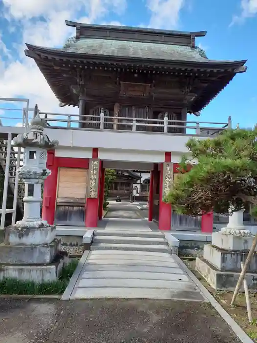 宝寿寺の山門