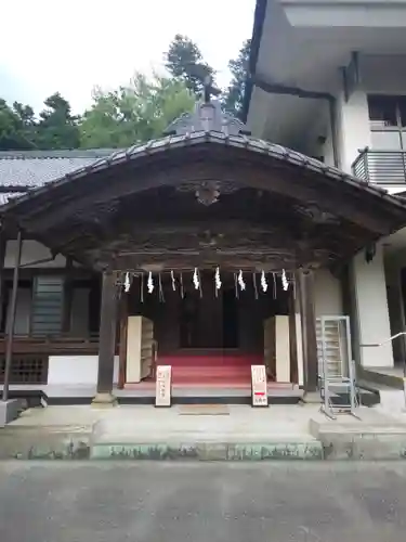 玉泉寺の本殿