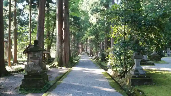 雄山神社中宮祈願殿のその他建物
