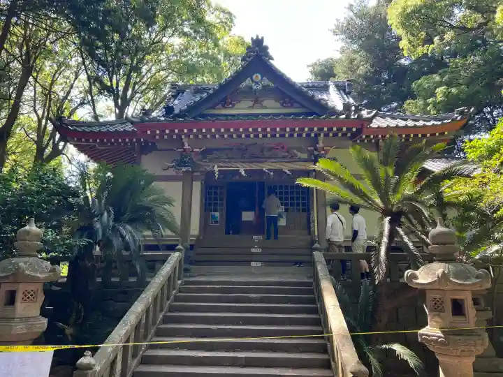 諸口神社の{uncategorized: "未分類", other: "その他", undefined: "問題あり", building: "その他建物", grave: "お墓", sacred_gate: "鳥居", guardian: "狛犬", statue: "像", buddha: "仏像", history: "歴史", nature: "自然", garden: "庭園", animal: "動物", pagoda: "塔", temizu: "手水舎", mountain_gate: "山門・神門", sanctuary: "本殿・本堂", subordinate: "末社・摂社", art: "芸術", scenery: "景色", jizo: "地蔵", ema: "絵馬", goshuin: "御朱印", omikuji: "おみくじ", items: "授与品その他", amulet: "お守り", goshuincho: "御朱印帳", eats: "食事", festival: "お祭り", votive_dance: "神楽", shichigosan: "七五三参", wedding: "結婚式", experience: "体験その他", initially: "初詣", around: "周辺", anti_infection: "感染症対策"}
