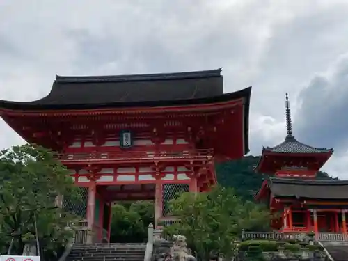 清水寺の山門・神門