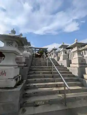 大杉神社 境内社 勝馬神社の{uncategorized: "未分類", other: "その他", undefined: "問題あり", building: "その他建物", grave: "お墓", sacred_gate: "鳥居", guardian: "狛犬", statue: "像", buddha: "仏像", history: "歴史", nature: "自然", garden: "庭園", animal: "動物", pagoda: "塔", temizu: "手水舎", mountain_gate: "山門・神門", sanctuary: "本殿・本堂", subordinate: "末社・摂社", art: "芸術", scenery: "景色", jizo: "地蔵", ema: "絵馬", goshuin: "御朱印", omikuji: "おみくじ", items: "授与品その他", amulet: "お守り", goshuincho: "御朱印帳", eats: "食事", festival: "お祭り", votive_dance: "神楽", shichigosan: "七五三参", wedding: "結婚式", experience: "体験その他", initially: "初詣", around: "周辺", anti_infection: "感染症対策"}