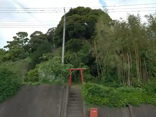 三宝荒神の鳥居