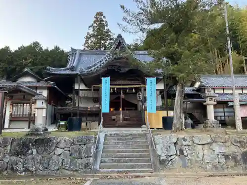 皷神社の本殿