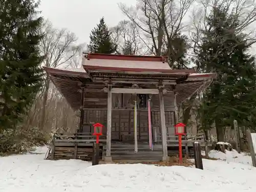 兜神社の本殿