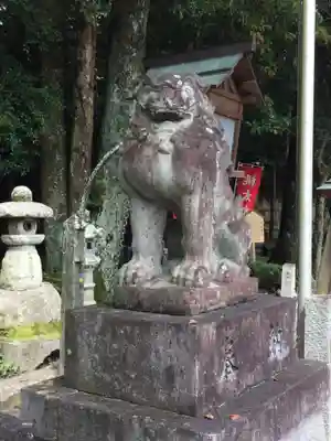 敢國神社の狛犬