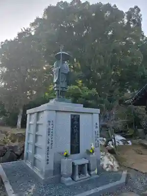 東光寺の{uncategorized: "未分類", other: "その他", undefined: "問題あり", building: "その他建物", grave: "お墓", sacred_gate: "鳥居", guardian: "狛犬", statue: "像", buddha: "仏像", history: "歴史", nature: "自然", garden: "庭園", animal: "動物", pagoda: "塔", temizu: "手水舎", mountain_gate: "山門・神門", sanctuary: "本殿・本堂", subordinate: "末社・摂社", art: "芸術", scenery: "景色", jizo: "地蔵", ema: "絵馬", goshuin: "御朱印", omikuji: "おみくじ", items: "授与品その他", amulet: "お守り", goshuincho: "御朱印帳", eats: "食事", festival: "お祭り", votive_dance: "神楽", shichigosan: "七五三参", wedding: "結婚式", experience: "体験その他", initially: "初詣", around: "周辺", anti_infection: "感染症対策"}