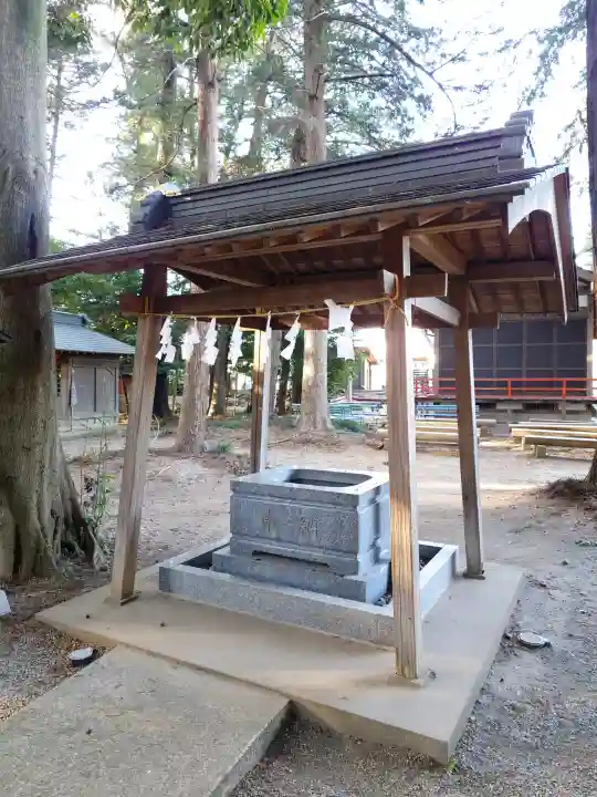 菅谷神社の{uncategorized: "未分類", other: "その他", undefined: "問題あり", building: "その他建物", grave: "お墓", sacred_gate: "鳥居", guardian: "狛犬", statue: "像", buddha: "仏像", history: "歴史", nature: "自然", garden: "庭園", animal: "動物", pagoda: "塔", temizu: "手水舎", mountain_gate: "山門・神門", sanctuary: "本殿・本堂", subordinate: "末社・摂社", art: "芸術", scenery: "景色", jizo: "地蔵", ema: "絵馬", goshuin: "御朱印", omikuji: "おみくじ", items: "授与品その他", amulet: "お守り", goshuincho: "御朱印帳", eats: "食事", festival: "お祭り", votive_dance: "神楽", shichigosan: "七五三参", wedding: "結婚式", experience: "体験その他", initially: "初詣", around: "周辺", anti_infection: "感染症対策"}