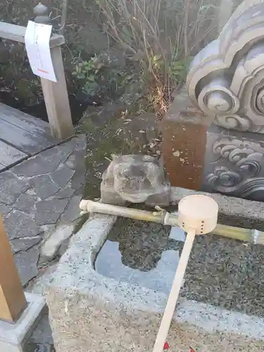 横浜御嶽神社の手水舎