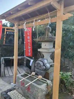 横浜御嶽神社の手水舎
