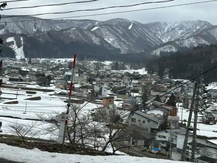 湯澤神社の{uncategorized: "未分類", other: "その他", undefined: "問題あり", building: "その他建物", grave: "お墓", sacred_gate: "鳥居", guardian: "狛犬", statue: "像", buddha: "仏像", history: "歴史", nature: "自然", garden: "庭園", animal: "動物", pagoda: "塔", temizu: "手水舎", mountain_gate: "山門・神門", sanctuary: "本殿・本堂", subordinate: "末社・摂社", art: "芸術", scenery: "景色", jizo: "地蔵", ema: "絵馬", goshuin: "御朱印", omikuji: "おみくじ", items: "授与品その他", amulet: "お守り", goshuincho: "御朱印帳", eats: "食事", festival: "お祭り", votive_dance: "神楽", shichigosan: "七五三参", wedding: "結婚式", experience: "体験その他", initially: "初詣", around: "周辺", anti_infection: "感染症対策"}
