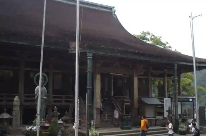 青岸渡寺の{uncategorized: "未分類", other: "その他", undefined: "問題あり", building: "その他建物", grave: "お墓", sacred_gate: "鳥居", guardian: "狛犬", statue: "像", buddha: "仏像", history: "歴史", nature: "自然", garden: "庭園", animal: "動物", pagoda: "塔", temizu: "手水舎", mountain_gate: "山門・神門", sanctuary: "本殿・本堂", subordinate: "末社・摂社", art: "芸術", scenery: "景色", jizo: "地蔵", ema: "絵馬", goshuin: "御朱印", omikuji: "おみくじ", items: "授与品その他", amulet: "お守り", goshuincho: "御朱印帳", eats: "食事", festival: "お祭り", votive_dance: "神楽", shichigosan: "七五三参", wedding: "結婚式", experience: "体験その他", initially: "初詣", around: "周辺", anti_infection: "感染症対策"}