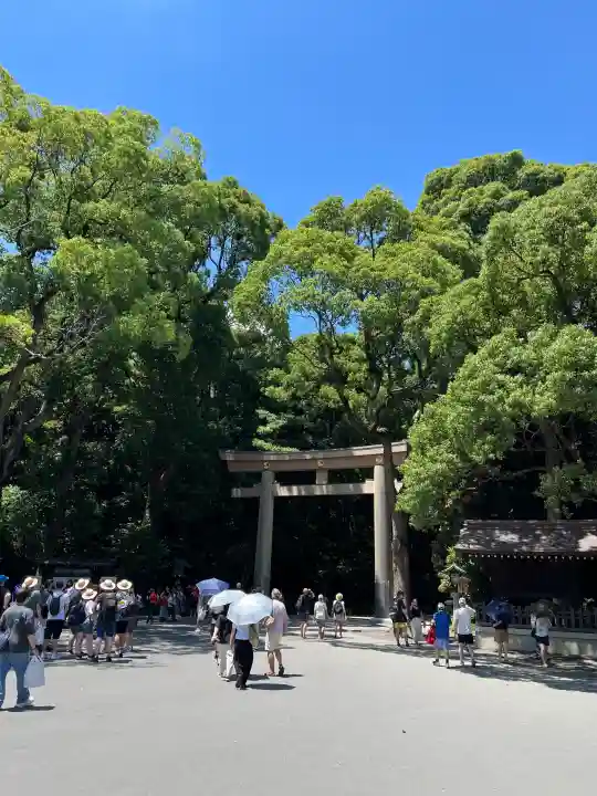 明治神宮の{uncategorized: "未分類", other: "その他", undefined: "問題あり", building: "その他建物", grave: "お墓", sacred_gate: "鳥居", guardian: "狛犬", statue: "像", buddha: "仏像", history: "歴史", nature: "自然", garden: "庭園", animal: "動物", pagoda: "塔", temizu: "手水舎", mountain_gate: "山門・神門", sanctuary: "本殿・本堂", subordinate: "末社・摂社", art: "芸術", scenery: "景色", jizo: "地蔵", ema: "絵馬", goshuin: "御朱印", omikuji: "おみくじ", items: "授与品その他", amulet: "お守り", goshuincho: "御朱印帳", eats: "食事", festival: "お祭り", votive_dance: "神楽", shichigosan: "七五三参", wedding: "結婚式", experience: "体験その他", initially: "初詣", around: "周辺", anti_infection: "感染症対策"}