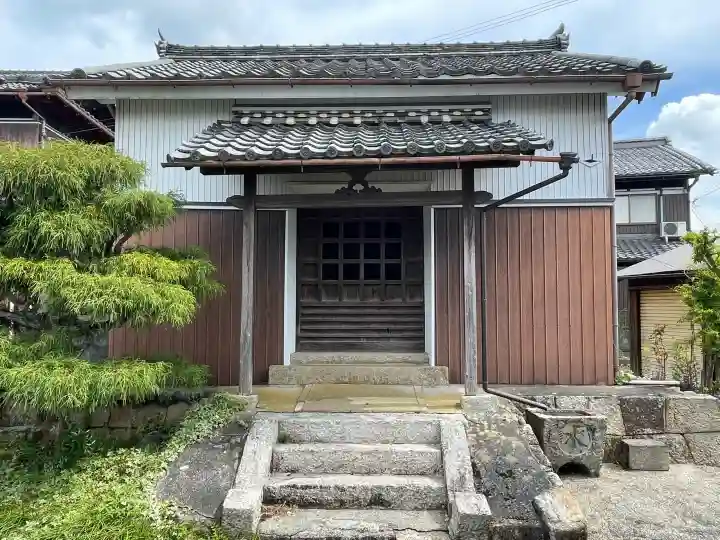 光臨寺の{uncategorized: "未分類", other: "その他", undefined: "問題あり", building: "その他建物", grave: "お墓", sacred_gate: "鳥居", guardian: "狛犬", statue: "像", buddha: "仏像", history: "歴史", nature: "自然", garden: "庭園", animal: "動物", pagoda: "塔", temizu: "手水舎", mountain_gate: "山門・神門", sanctuary: "本殿・本堂", subordinate: "末社・摂社", art: "芸術", scenery: "景色", jizo: "地蔵", ema: "絵馬", goshuin: "御朱印", omikuji: "おみくじ", items: "授与品その他", amulet: "お守り", goshuincho: "御朱印帳", eats: "食事", festival: "お祭り", votive_dance: "神楽", shichigosan: "七五三参", wedding: "結婚式", experience: "体験その他", initially: "初詣", around: "周辺", anti_infection: "感染症対策"}