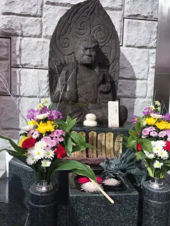 赤坂不動尊威徳寺の仏像