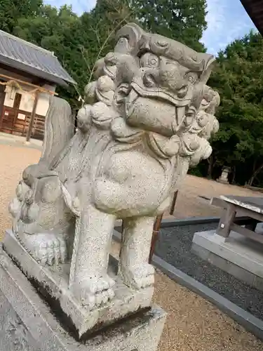 恒冨八幡宮の狛犬