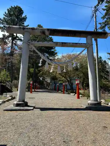 三景天満宮（滝上神社）の{uncategorized: "未分類", other: "その他", undefined: "問題あり", building: "その他建物", grave: "お墓", sacred_gate: "鳥居", guardian: "狛犬", statue: "像", buddha: "仏像", history: "歴史", nature: "自然", garden: "庭園", animal: "動物", pagoda: "塔", temizu: "手水舎", mountain_gate: "山門・神門", sanctuary: "本殿・本堂", subordinate: "末社・摂社", art: "芸術", scenery: "景色", jizo: "地蔵", ema: "絵馬", goshuin: "御朱印", omikuji: "おみくじ", items: "授与品その他", amulet: "お守り", goshuincho: "御朱印帳", eats: "食事", festival: "お祭り", votive_dance: "神楽", shichigosan: "七五三参", wedding: "結婚式", experience: "体験その他", initially: "初詣", around: "周辺", anti_infection: "感染症対策"}