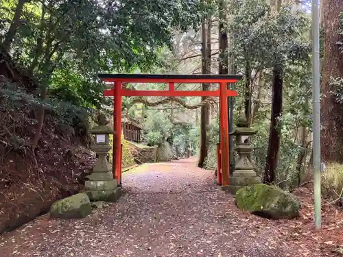 夜支布山口神社の鳥居