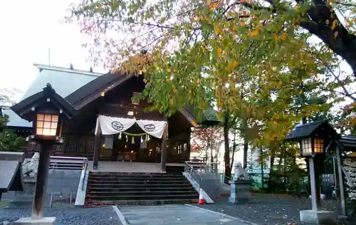 信濃神社の本殿