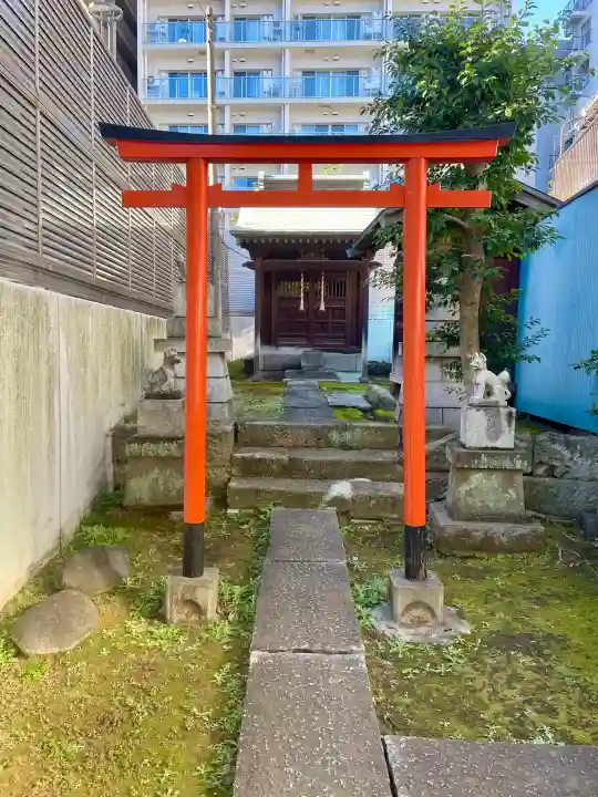 瘡護稲荷大明神の{uncategorized: "未分類", other: "その他", undefined: "問題あり", building: "その他建物", grave: "お墓", sacred_gate: "鳥居", guardian: "狛犬", statue: "像", buddha: "仏像", history: "歴史", nature: "自然", garden: "庭園", animal: "動物", pagoda: "塔", temizu: "手水舎", mountain_gate: "山門・神門", sanctuary: "本殿・本堂", subordinate: "末社・摂社", art: "芸術", scenery: "景色", jizo: "地蔵", ema: "絵馬", goshuin: "御朱印", omikuji: "おみくじ", items: "授与品その他", amulet: "お守り", goshuincho: "御朱印帳", eats: "食事", festival: "お祭り", votive_dance: "神楽", shichigosan: "七五三参", wedding: "結婚式", experience: "体験その他", initially: "初詣", around: "周辺", anti_infection: "感染症対策"}